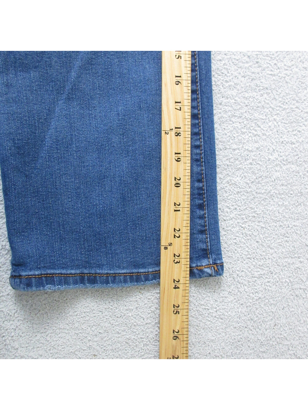 Nine West Chrystie Capri Jeans Women’s Size 14 Blue Stretch Denim Mid Rise 36x24 - Picture 5 of 12
